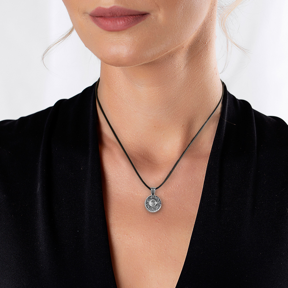 İsme Özel Yazılı Üzeri Ayyıldız Temalı 925 Ayar Gümüş Kadın Cevşen Kolye - 2