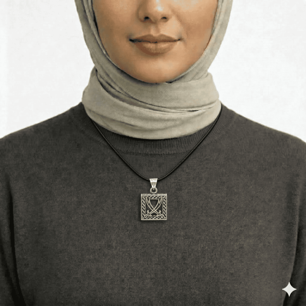 İsme Özel Yazılı Zülfikar Detaylı Zarif İp Zincirli 925 Ayar Gümüş Kadın Cevşen Kolye - 2