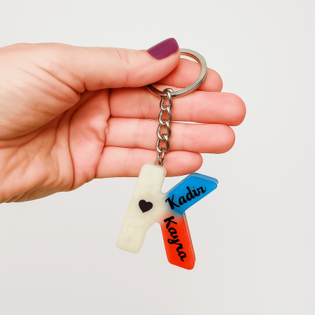 K Harfi - Kişiye Özel - Epoksi Reçine Anahtarlık - El Yapımı - Çelik Tokalı - Tesbihane