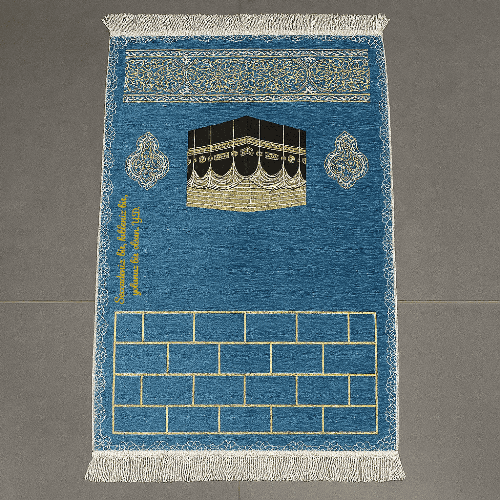 Kişiye Özel Nakış İşlemeli Kabe Motifli Özel Saçaklı Mavi Renk Hediyelik Seccade - 1