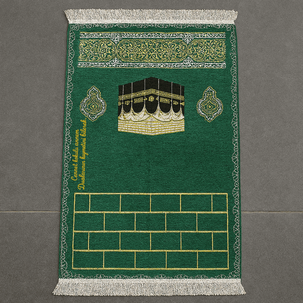Kişiye Özel Nakış İşlemeli Kabe Motifli Özel Saçaklı Yeşil Renk Hediyelik Seccade - 1