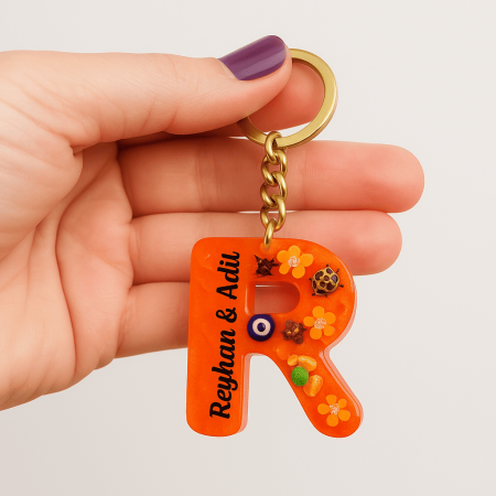 R Harfi - Kişiye Özel - Epoksi Reçine Anahtarlık - El Yapımı - Çelik Tokalı - Tesbihane