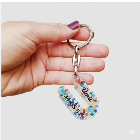 Ü Harfi - Kişiye Özel - Epoksi Reçine Anahtarlık - El Yapımı - Çelik Tokalı - Tesbihane