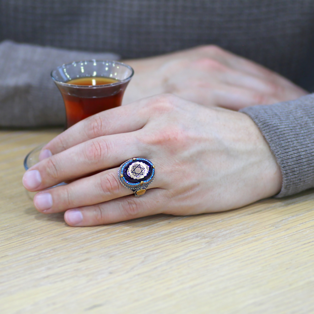 Mavi Sıkma Kehribar Üzerine Mührü Süleyman İşlemeli 925 Ayar Gümüş Erkek Yüzük - 2