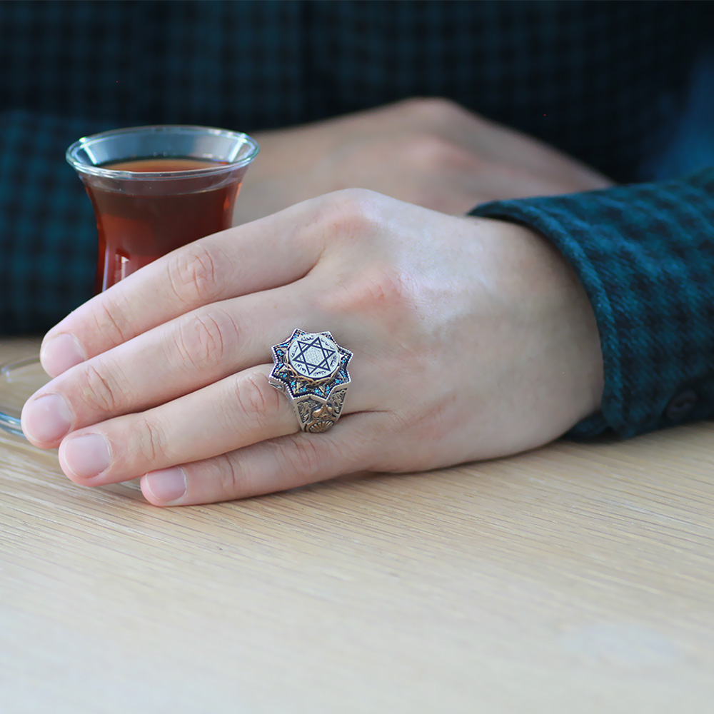 Mavi Sıkma Kehribar Üzerine Mührü Süleyman İşlemeli Yıldız Tasarım 925 Ayar Gümüş Erkek Yüzük - 2