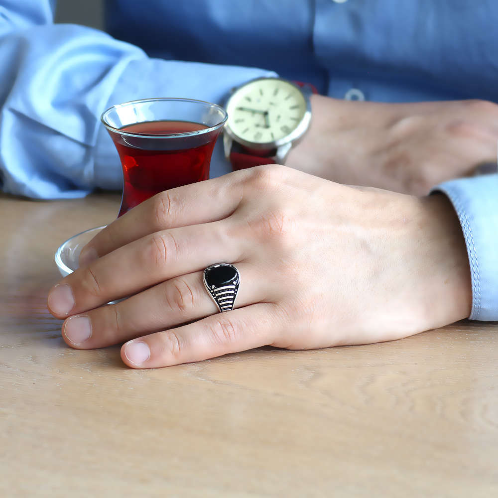 Merdiven Motifli Siyah Oniks Taşlı 925 Ayar Gümüş Erkek Yüzük - 2