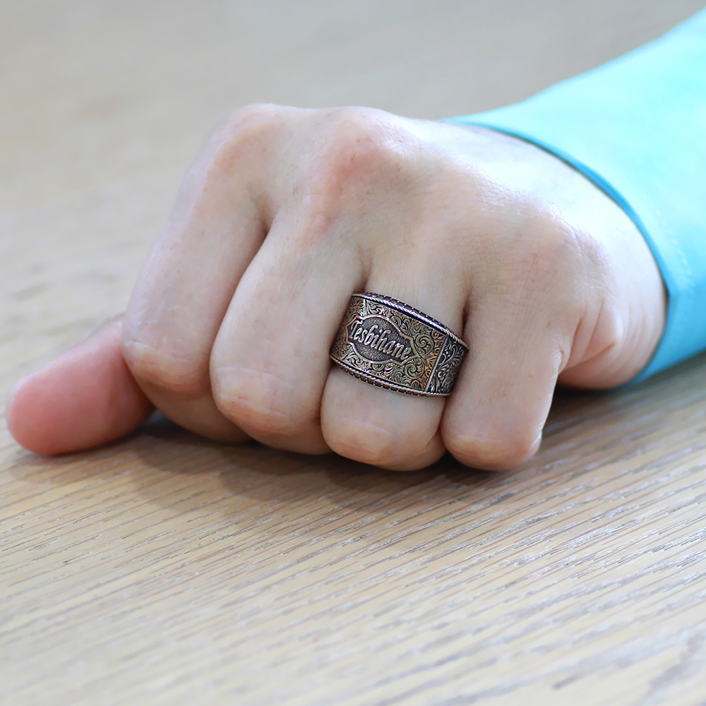 Mikro Kırmızı Zirkon Taş Mıhlamalı İsme Özel Yazılı 925 Ayar Gümüş Erkek Yüzük - 2