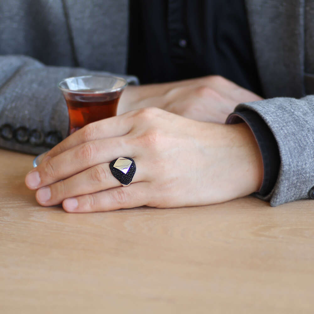 Mikro Taş Süslemeli Kişiye Özel İsim Harf Yazılı 925 Ayar Gümüş Erkek Yüzük - 2