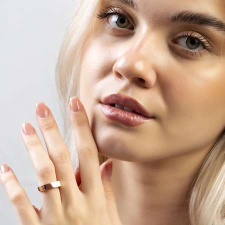 Modern Tasarım Rose Renk Ayarlanabilir Ölçü İsme Özel Harf Yazılı 925 Ayar Gümüş Kadın Tektaş Yüzük - Tesbihane