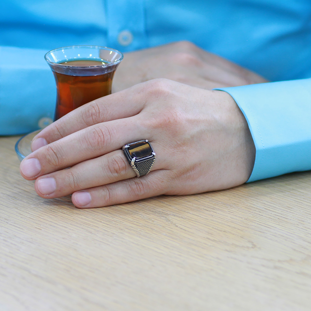 Nokta İşlemeli Kartal Pençesi Detaylı Kaplan Gözü Taşlı 925 Ayar Gümüş Erkek Yüzük - 3