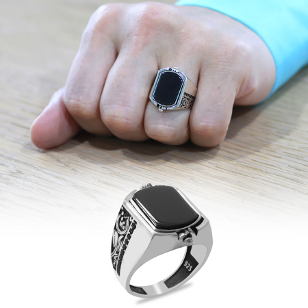 Oniks Taşlı Siyah Zirkon Taşlı Mıhlamalı Çift Taraflı İsme Özel Yazılı 925 Ayar Gümüş Erkek Yüzük - Tesbihane