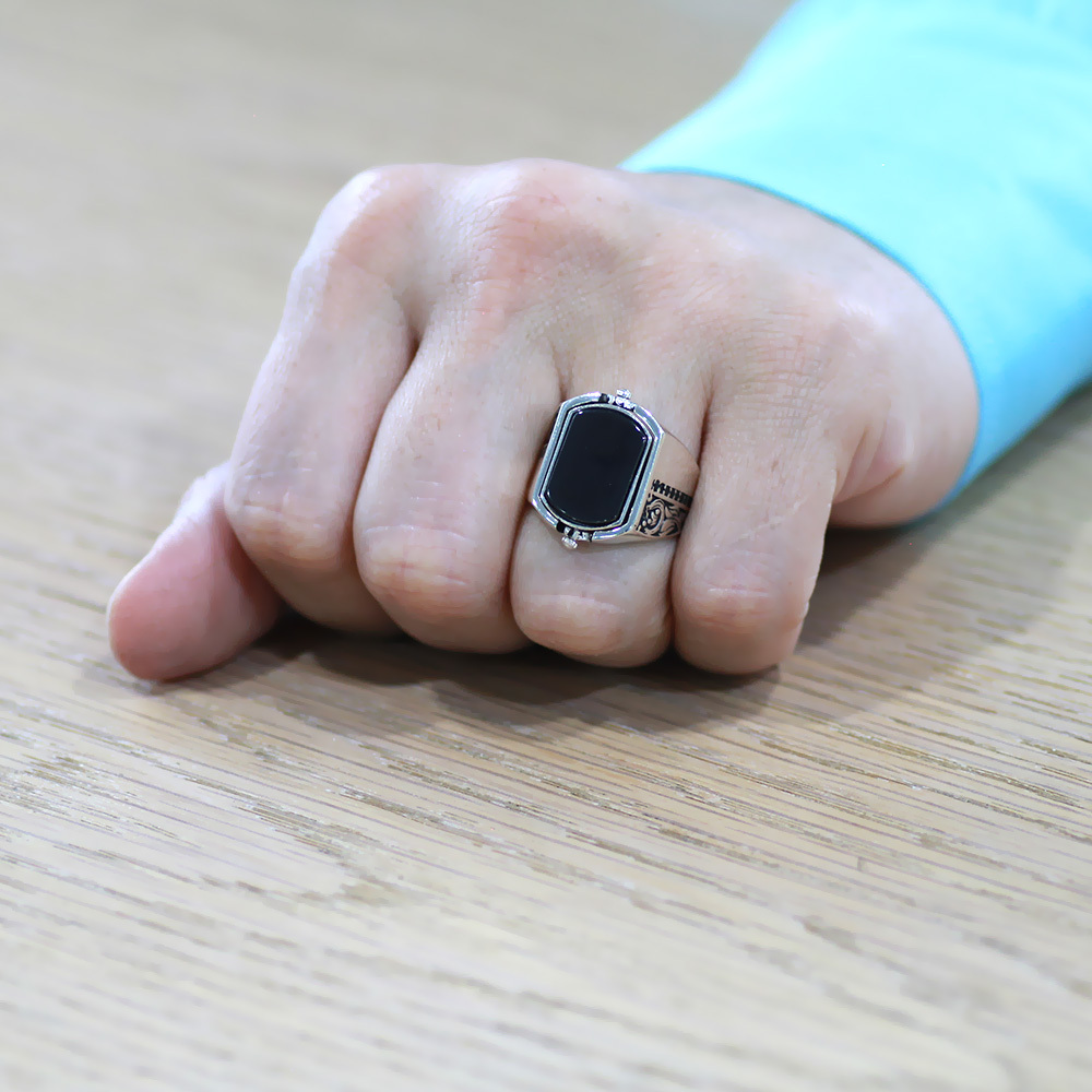 Oniks ve Zirkon Taşlı Mıhlamalı Çift Taraflı İsme Özel Yazılı 925 Ayar Gümüş Erkek Yüzük - 5