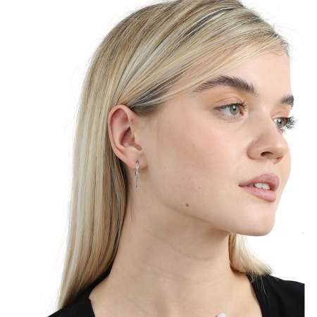 Sıralı Zirkon Taş Süslemeli Sallantılı Zincir Detaylı Gümüş Renk 925 Ayar Gümüş Kadın Küpe - Tesbihane