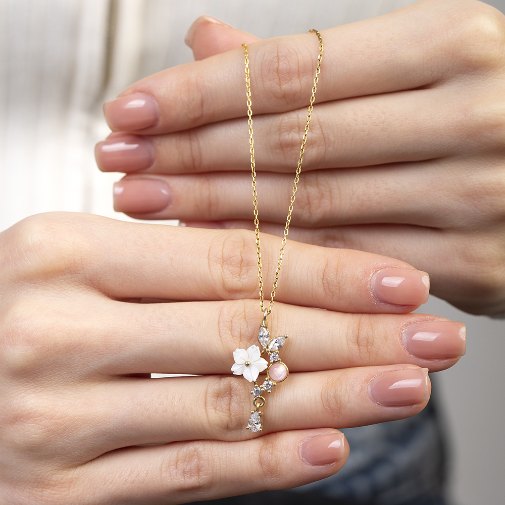 Pembe Zirkon Taşlı Sedef Kır Çiçeği Detaylı Altın Renk 925 Ayar Gümüş Kadın Kolye - 2