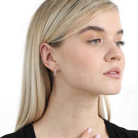 Sıralı Zirkon Taşlı Rose Renk Yarım Tur 925 Ayar Gümüş Kadın Küpe - Tesbihane