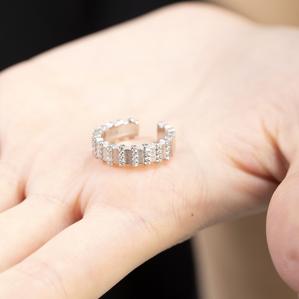 Sıralı Zirkon Taşlı Gümüş Renk Ayarlanabilir Ölçü Yarım Tur 925 Ayar Gümüş Kadın Yüzük - 2