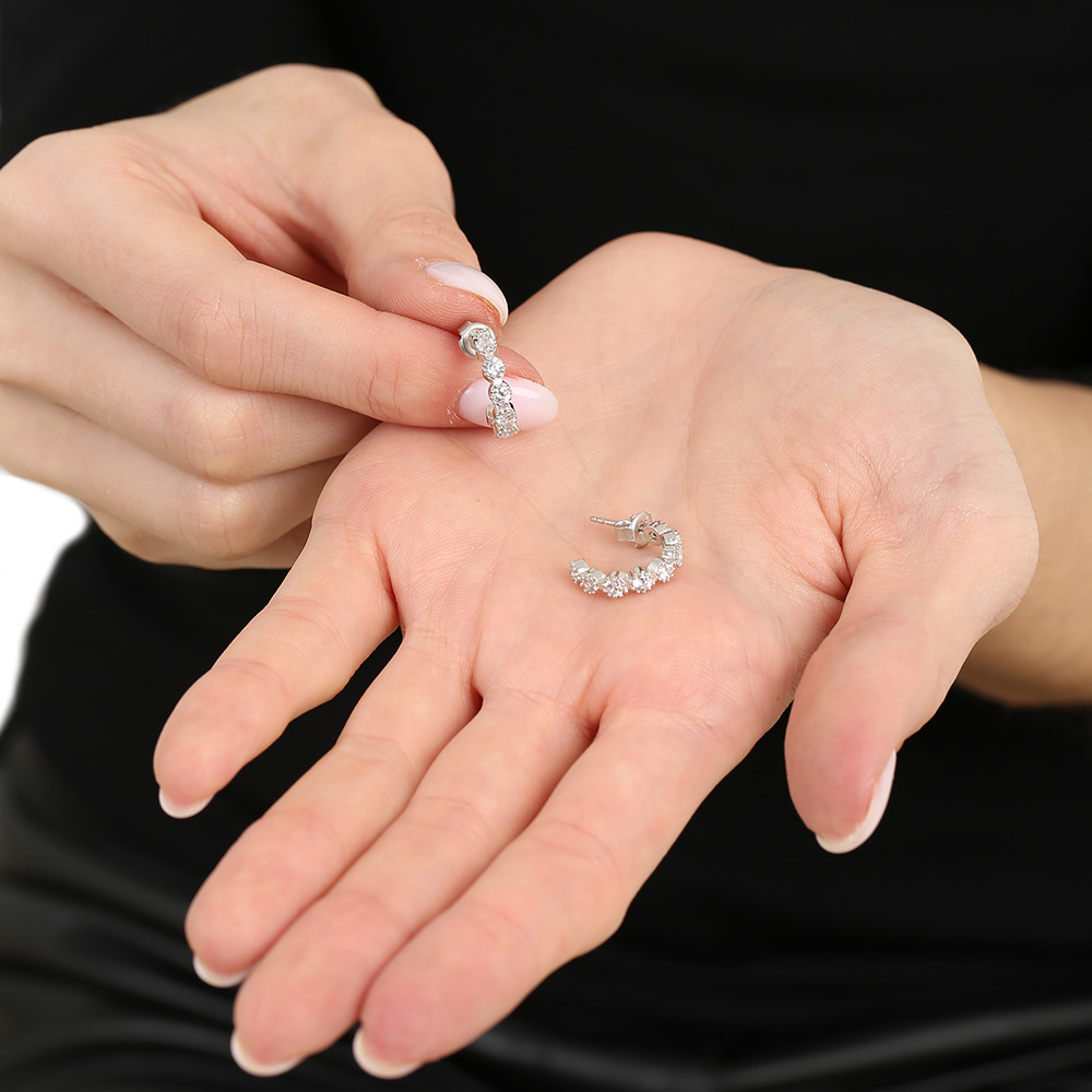 Sıralı Zirkon Taşlı Gümüş Renk Yarım Tur 925 Ayar Gümüş Kadın Küpe - 3