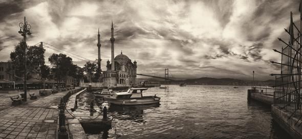 Siyah Beyaz Ortaköy Manzaralı Kanvas Tablo - 1