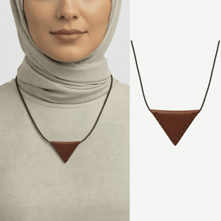 Siyah İp Zincirli İsme Özel Yazılı Kahverengi Gerçek Deriden El Yapımı Kadın Cevşen Kolye - Tesbihane