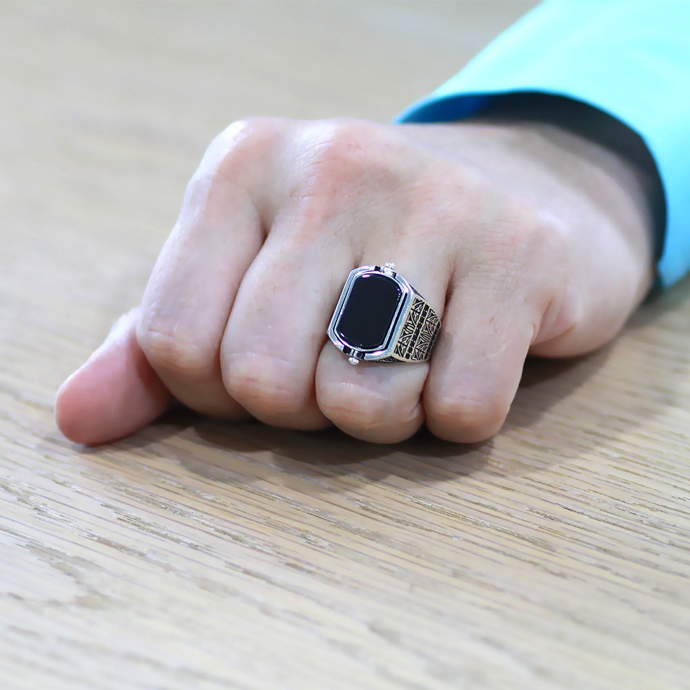 Siyah Oniks Taşlı Çift Taraflı İsme Özel Yazılı 925 Ayar Gümüş Erkek Yüzük - 8