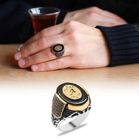 Siyah Oniks Taşlı Mikro Zirkon Taş Mıhlamalı İsme Özel Veya Harf Yazılı 925 Ayar Gümüş Erkek Yüzük - Tesbihane