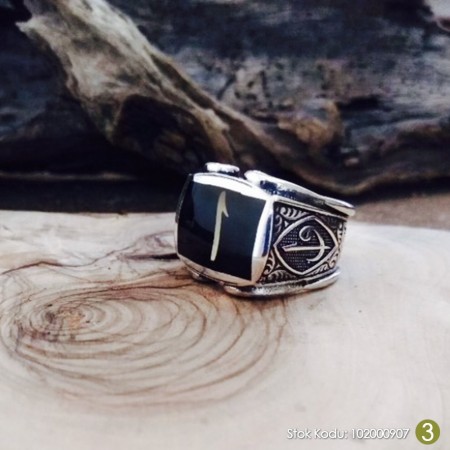 Arapça İsim Yazılı Elif Vav İşlemeli Mineli Dörtgen 925 Ayar Gümüş Erkek Yüzük - Tesbihane