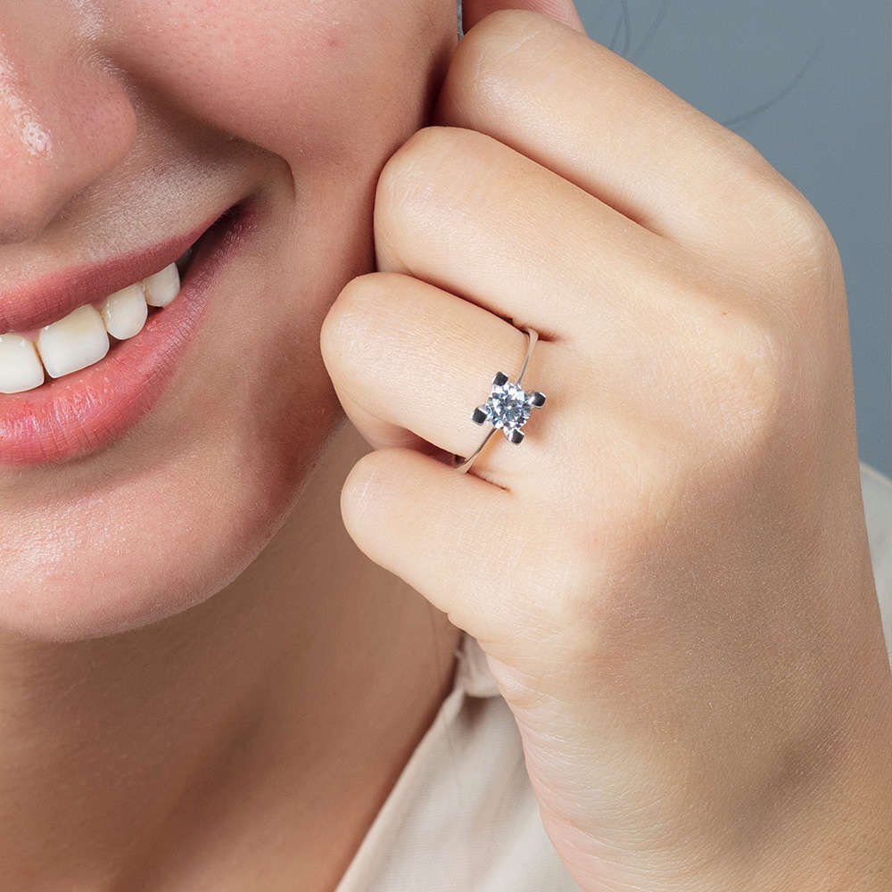 Starlight Diamond Pırlanta Montür Kare Tasarım 925 Ayar Gümüş Bayan Tektaş Yüzük - 3
