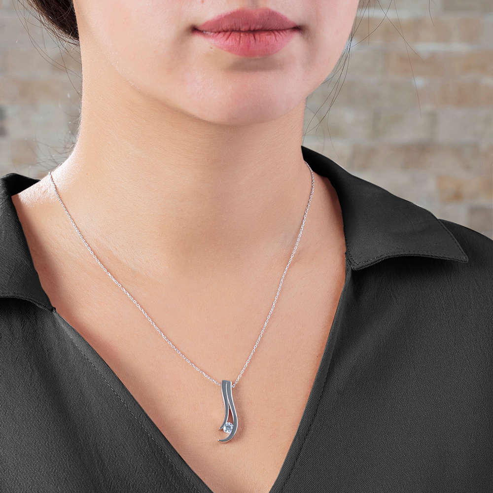 Elmas Görünümlü Tektaş Modern Tasarım 925 Ayar Gümüş Bayan Kolye - 3