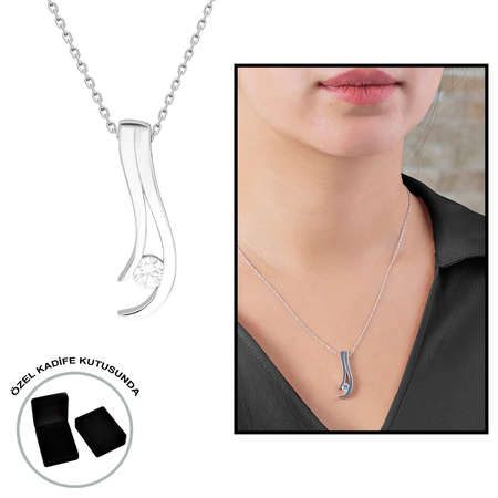 Elmas Görünümlü Tektaş Modern Tasarım 925 Ayar Gümüş Bayan Kolye - Tesbihane