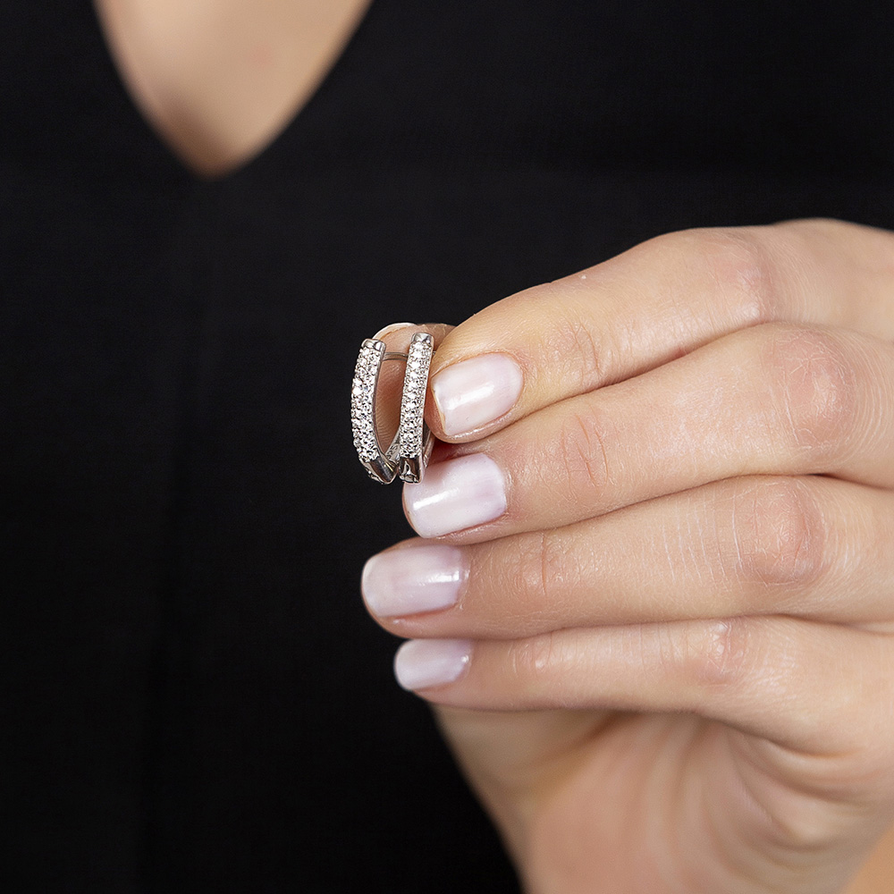 Elmas Görünümlü Zirkon Taşlı V Tasarım 925 Ayar Gümüş Küpe - 2