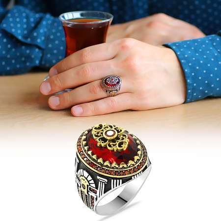 Sur Kapısı Temalı Faset Kesim Kırmızı Zirkon Taşlı 925 Ayar Gümüş Erkek Yüzük - Tesbihane