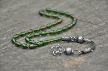 Yeşil Renk Kazaz Püsküllü Sıkma Kehribar Tesbih - Tesbihane