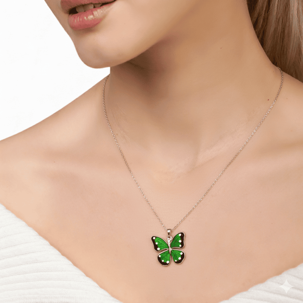Yeşil ve Beyaz Mineli Kelebek Tasarım Gümüş Renk 925 Ayar Gümüş Kadın Kolye - 4