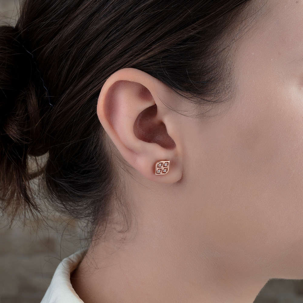 Zirkon Taşlı Baklava Tasarım Altın Renk 925 Ayar Gümüş Küpe - 2