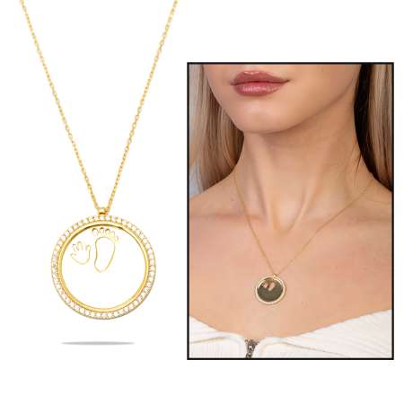 Zirkon Taşlı Bebek El ve Ayak Detaylı Altın Renk İsme Özel Harf Yazılı 925 Ayar Gümüş Kadın Kolye - Tesbihane