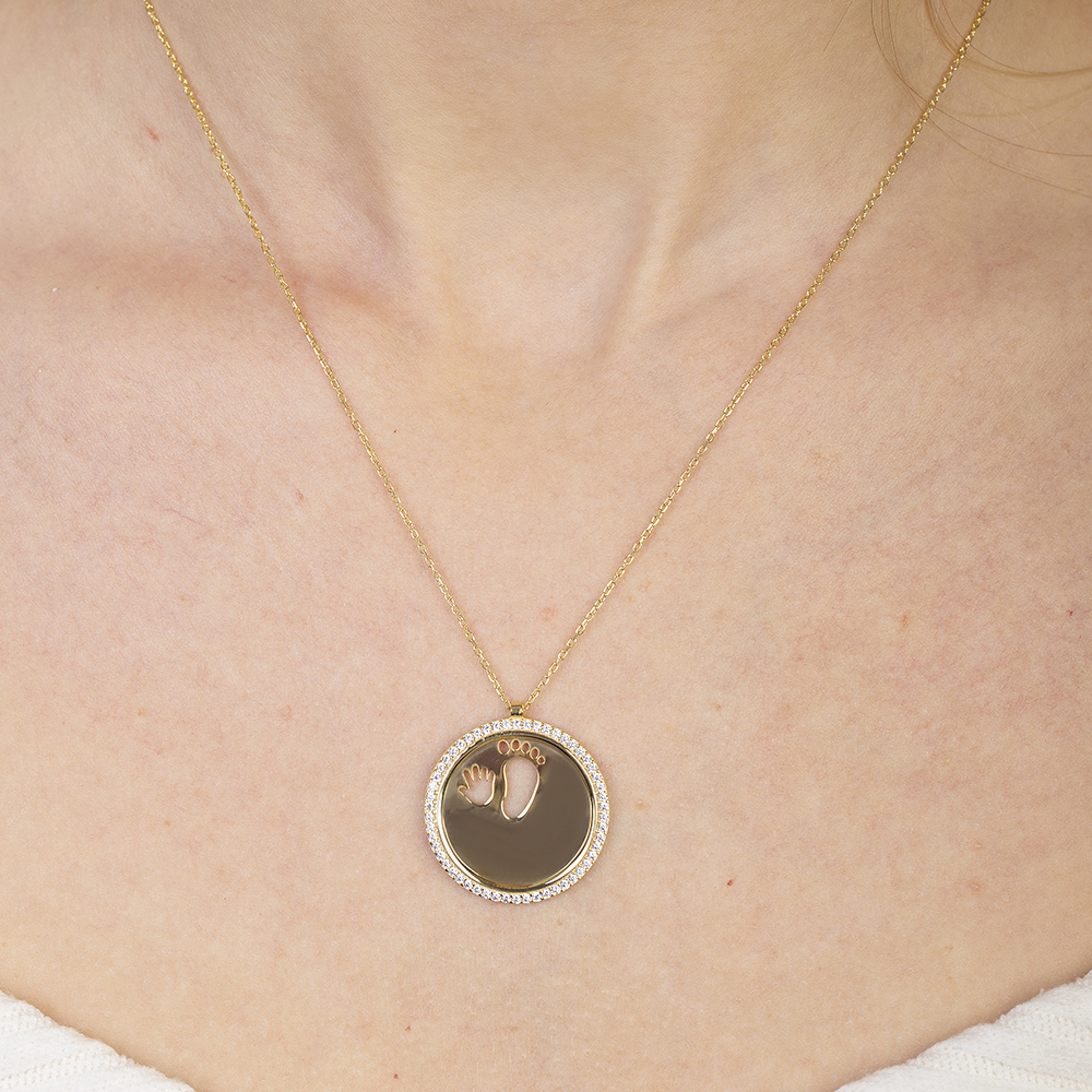 Zirkon Taşlı Bebek El ve Ayak Detaylı Altın Renk İsme Özel Harf Yazılı 925 Ayar Gümüş Kadın Kolye - 4