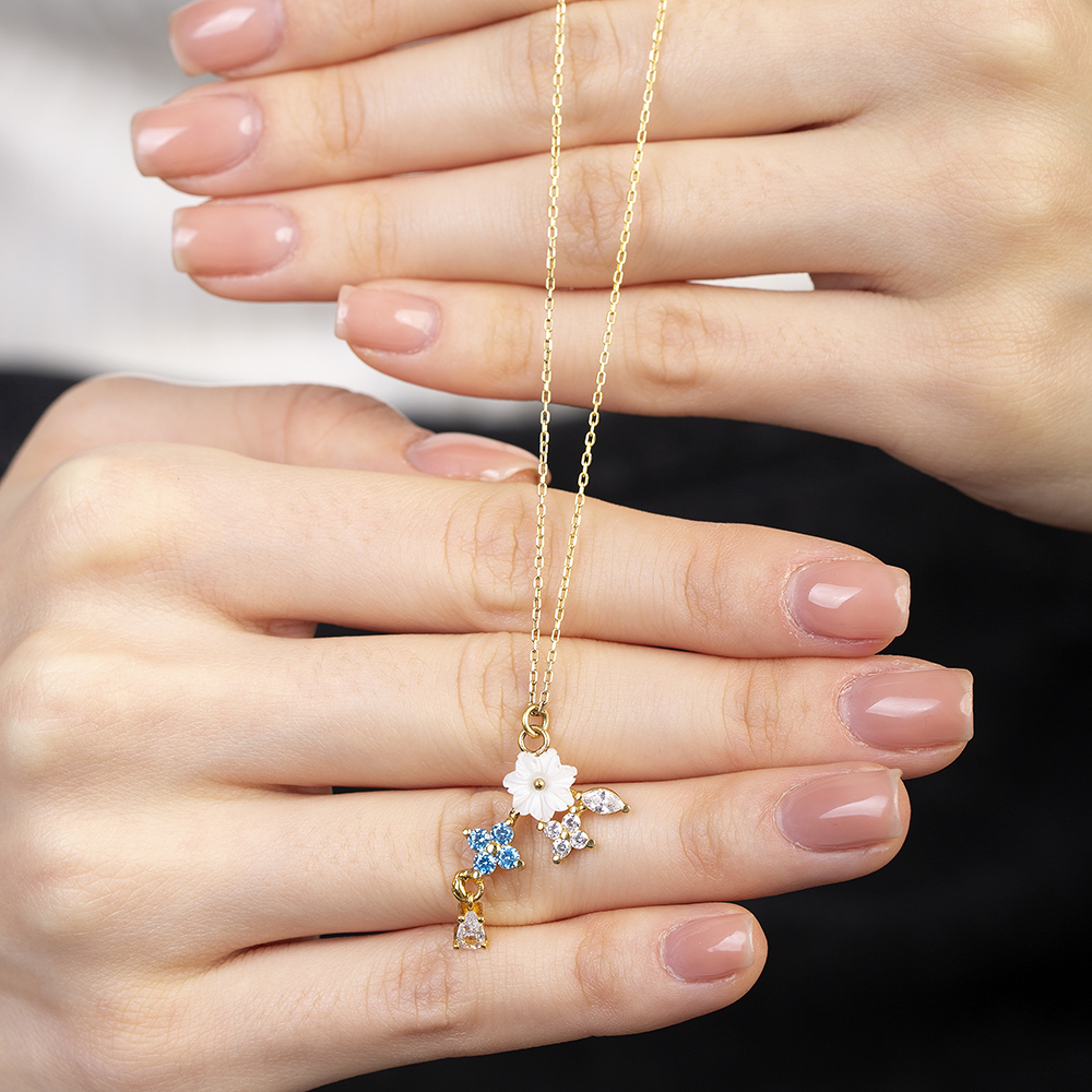 Zirkon Taşlı Sedef Kır Çiçeği Detaylı Altın Renk 925 Ayar Gümüş Kadın Kolye - 3