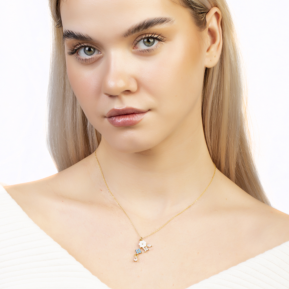 Zirkon Taşlı Sedef Kır Çiçeği Detaylı Altın Renk 925 Ayar Gümüş Kadın Kolye - 2