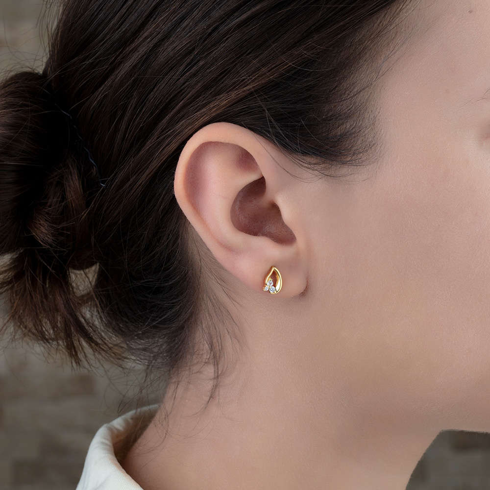 Zirkon Taşlı Yaprak Tasarım Altın Renk 925 Ayar Gümüş Küpe - 2